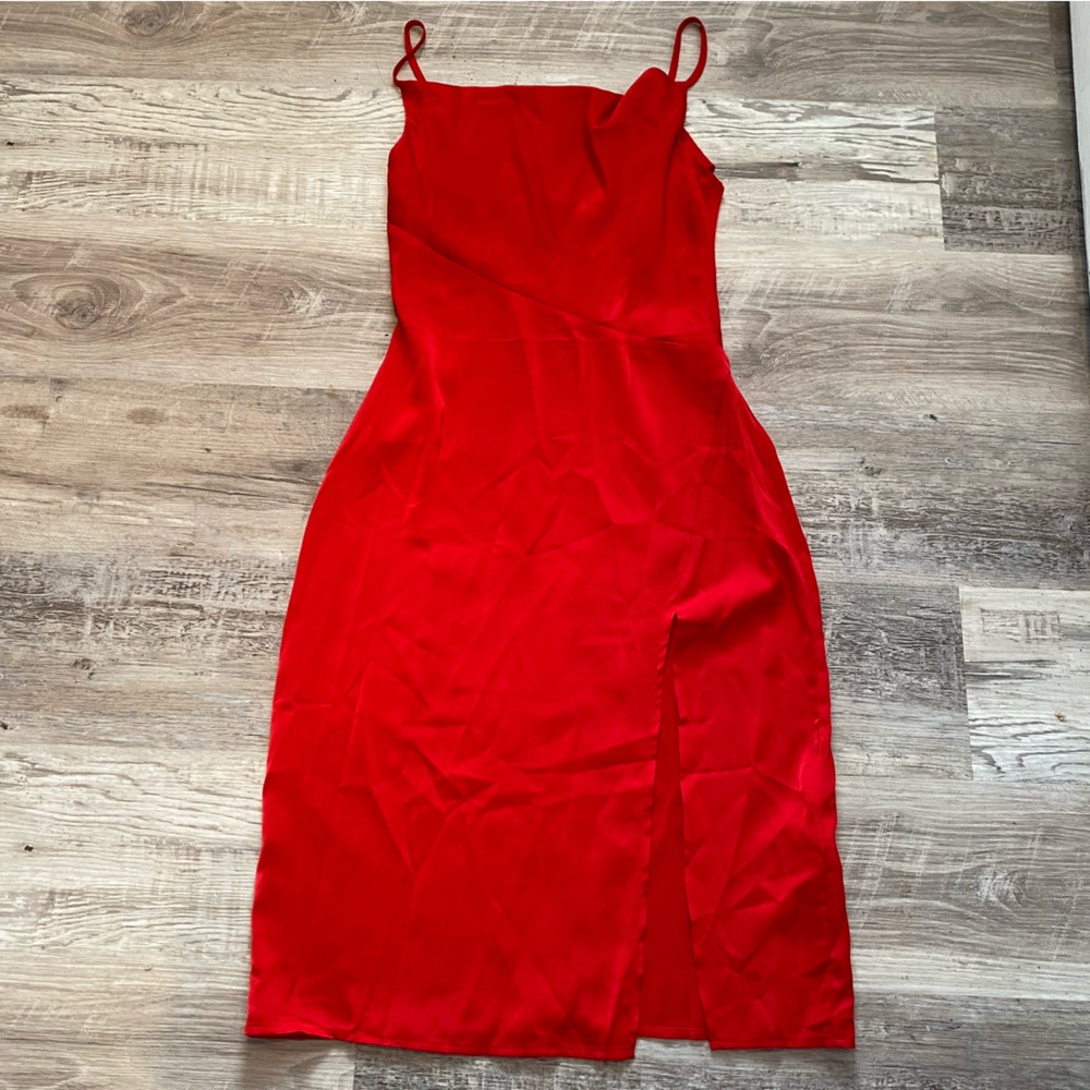D&M Amazon Red Dress Slit Size‎ Small BNWT